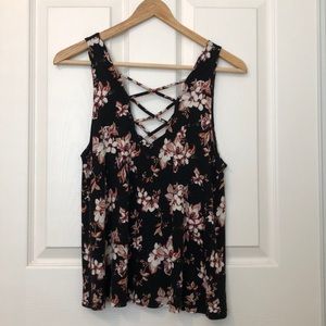 Sleeveless top with V back